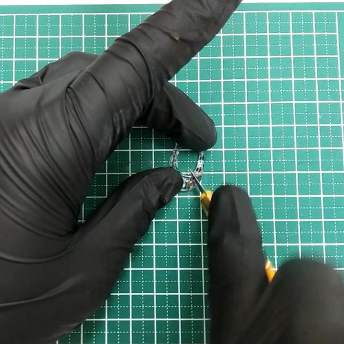 ③パーツをカットする