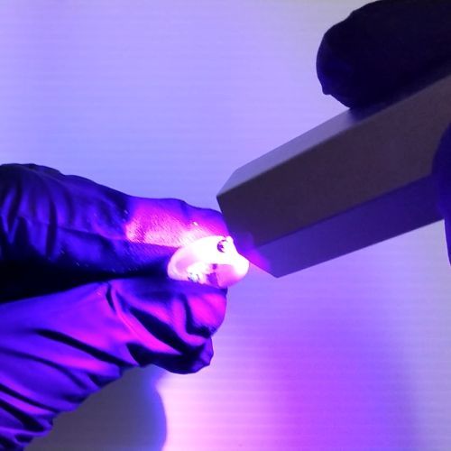 ⑤全体をヤスリがけしてヒートンを接着する