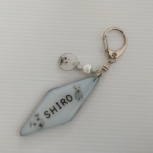 ⑩プレートにキーホルダーパーツとチャームを取り付ける