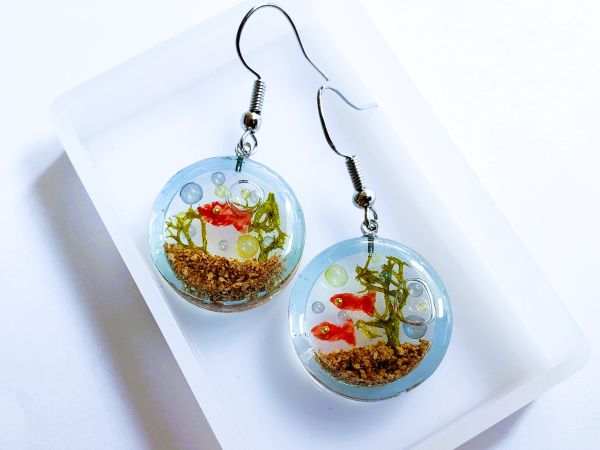 金魚の水槽風ピアスの作り方