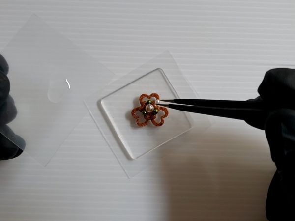 ②パーツを接着する