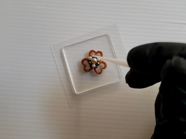 ②パーツを接着する