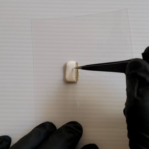 ⑤カットしたパーツを接着する