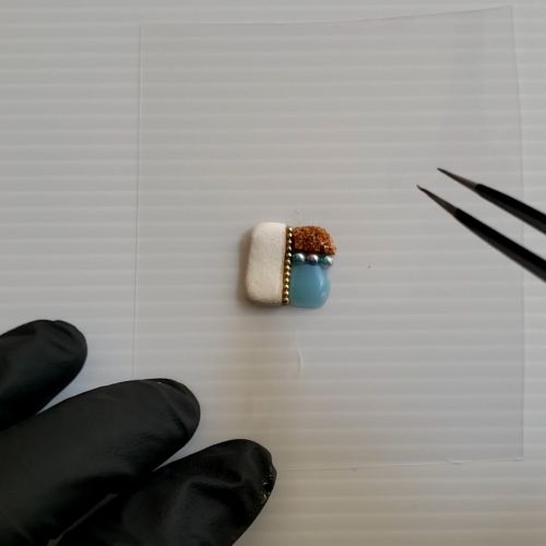 ⑤カットしたパーツを接着する