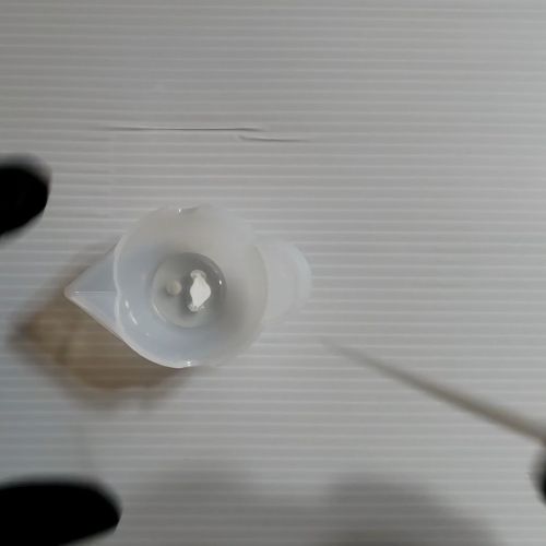 ①レジン液を着色する
