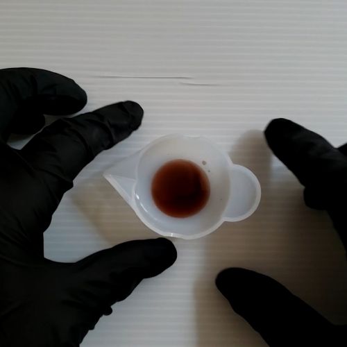 ①レジン液を着色する
