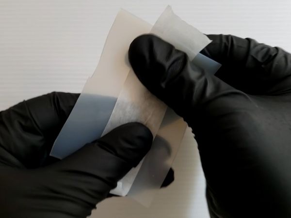 ②シリコンマットを敷いてパーツを作る
