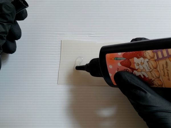 ②シリコンマットを敷いてパーツを作る