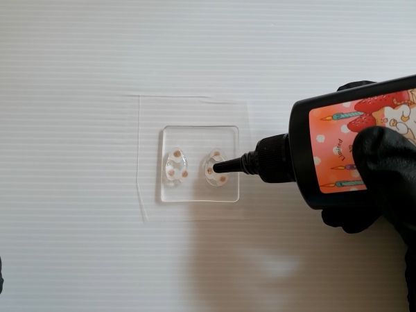 ②シリコンマットを敷いてパーツを作る