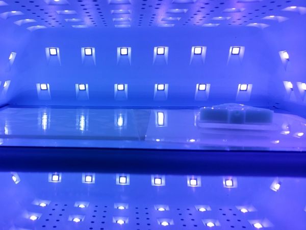 ⑤オイルを注入して穴をふさぐ