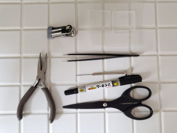 ピンセット・ハンドドリル・油性ペン・ハサミ・やっとこ・クリップ・防振粘着マット