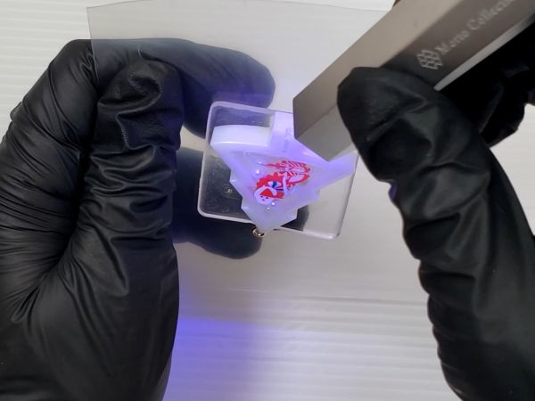 ⑤オイルを注入して穴をふさぐ