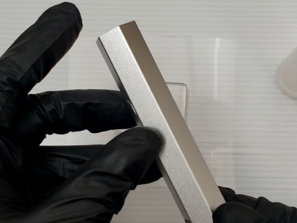 ⑤オイルを注入して穴をふさぐ