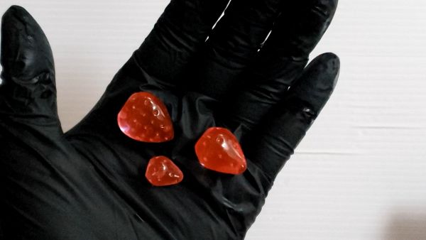 ①いちごパーツを作る