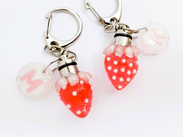 ライトで光るいちご＆イニシャルキーホルダーに必要な材料・道具