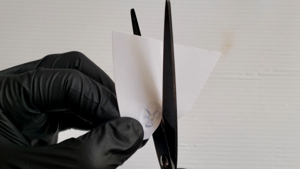 ①印刷した画像をデコパージュ液でコーティングする