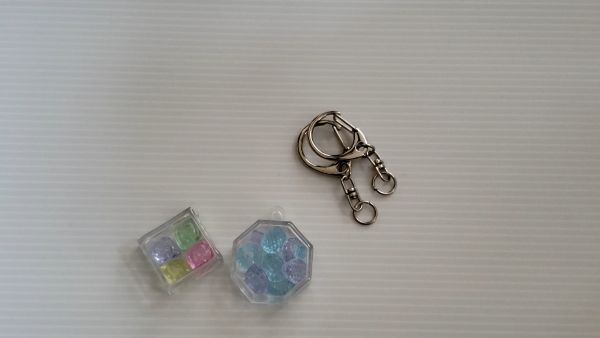 ④キーホルダーパーツを取り付ける