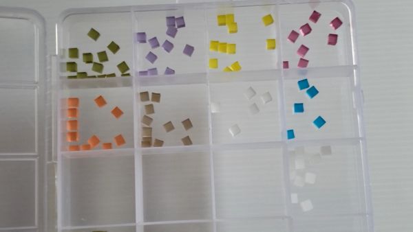 ①9色のキューブパーツを作る
