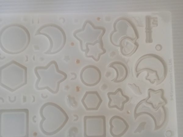 ①小さなパーツを7種類くらい作る