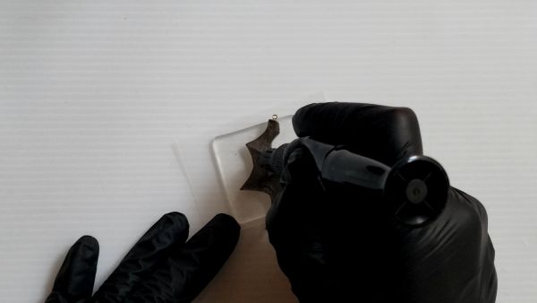 ③パーツを接着してコーティングしてピアスパーツを取り付ける